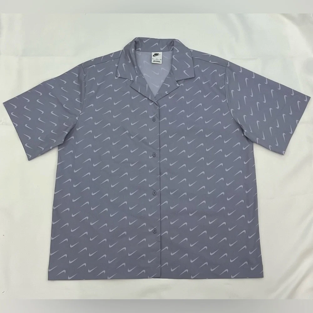 Nike Sportswear Everyday Modern Women’s Woven Short-Sleeve Top in Size:M - NWOT - Picture 3 of 12